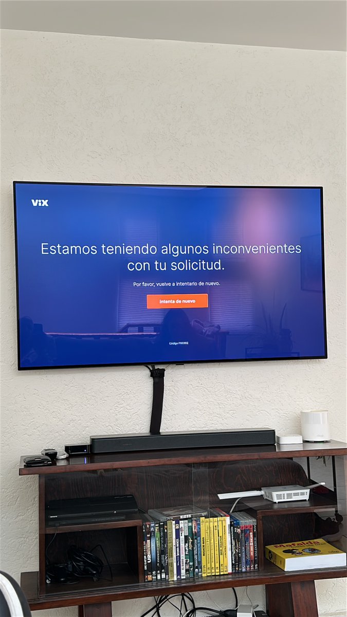 saintxp's tweet photo. #inauguración muy bien ahí @VIX https://t.co/0axgaxHuZR