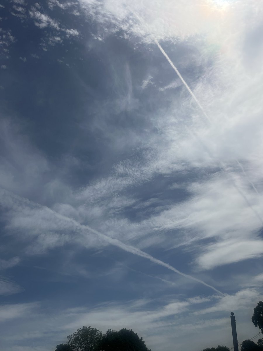 Neil_Page617's tweet photo. @ericfisher Any comment on the mass reporting of white fog clouds covering our area daily from planes spraying white particulate matter?? https://t.co/fd8e2vBIa2