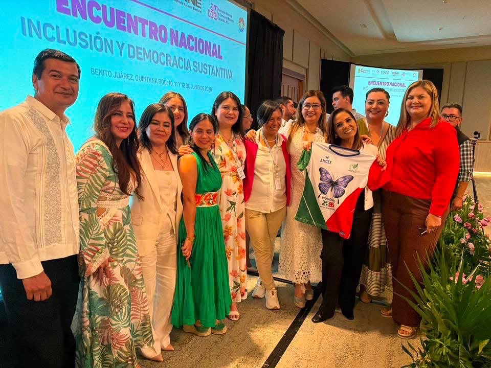NormaIreneD's tweet photo. Nos encontramos en el Encuentro Nacional de Inclusión y Democracia Sustantiva desde Quintana Roo @IEQROO_OPL

Un espacio para dialogar sobre los desafíos y avances en la construcción de una democracia más incluyente y representativa. https://t.co/b4lOnR9HaP