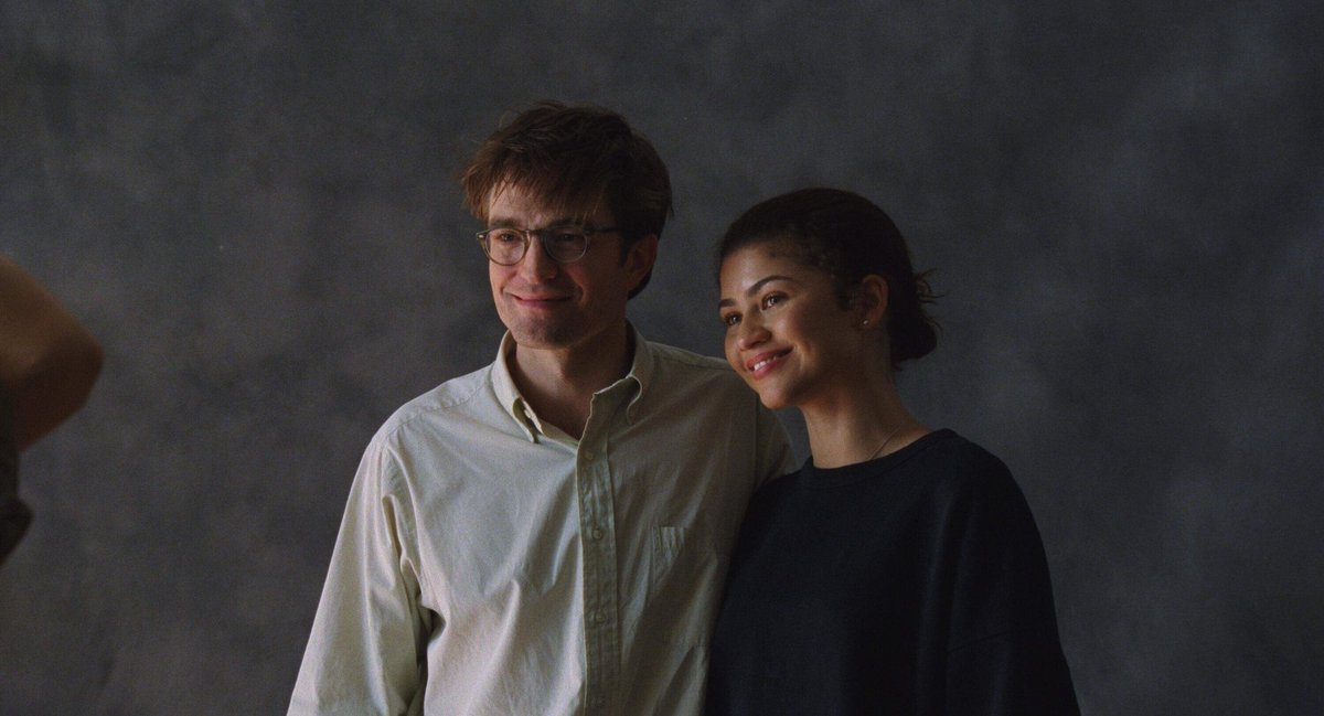 1991Carlos25's tweet photo. Bajo la incisiva mirada del director Kristoffer Bongli con su montaje frenético, las estupendas interpretaciones de la pareja protagonista (aunque ojito a Alana Haim) y su tono incomodo  #TheDrama es una de las obras más hirientes de este año. https://t.co/kxmfB0vAkh