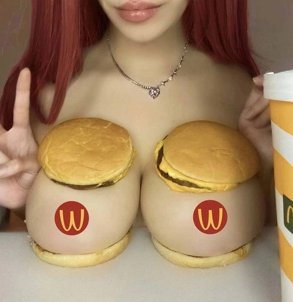 Heatmaster58201's tweet photo. 2 big Mac, order on https://t.co/TY7ngnIaUK

---
#wata #trendingnsfw  #nsfw  #ass #egirl #nude #sexy #realnsfw #gooning #boobs #pussy #nsfwsky #anal #toy #fatass #hardcore https://t.co/3ZgOAsf4WA