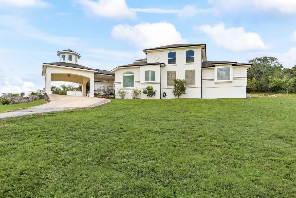 SAhomeguide's tweet photo. ***Bulverde Home For Sale!***
4bd/3.5ba | 3,901 sqft | 78163
Price &amp; Details: https://t.co/vBz048Fj9t https://t.co/EGIxaNeKHh