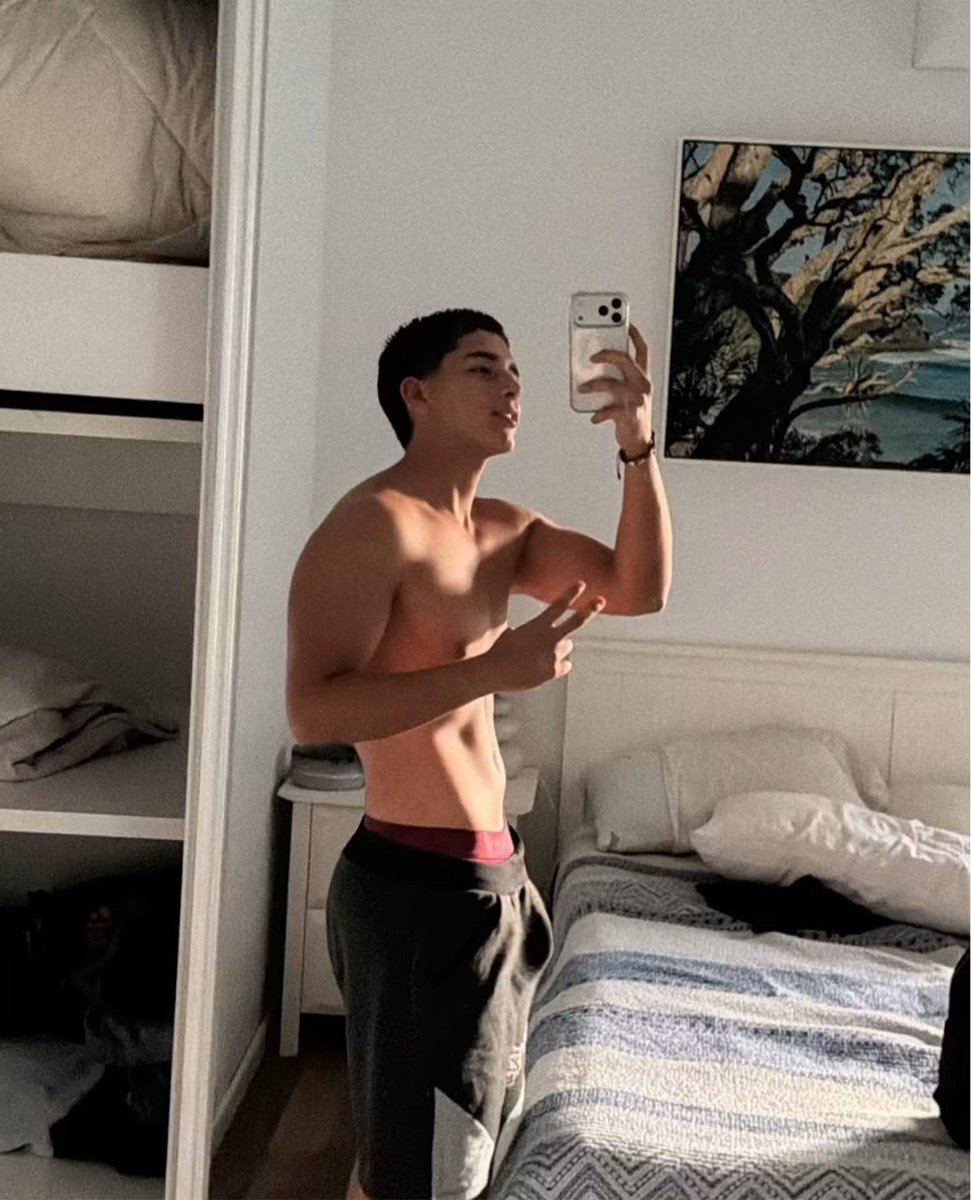 Thomas Velázquez tweet media