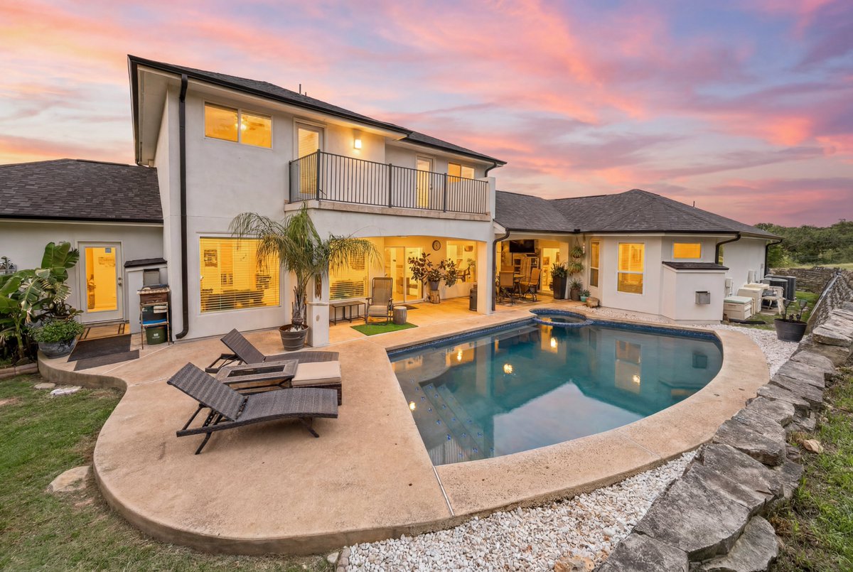 SAhomeguide's tweet photo. ***Bulverde Home For Sale!***
4bd/3.5ba | 3,901 sqft | 78163
Price &amp; Details: https://t.co/vBz048Fj9t https://t.co/EGIxaNeKHh