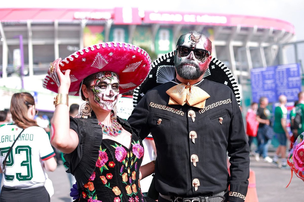 PrensaDigital9's tweet photo. ¡Ambiente, espectáculo y mucha emoción! 🤩

Así lucen los asistentes al partido inaugural del Mundial entre México 🇲🇽 y Sudáfrica 🇿🇦 en el Estadio Ciudad de México.

https://t.co/eHvxsDhdkS

📷: Miguel Martinez Corona / Diario 24 Horas https://t.co/CKYtJKBKng