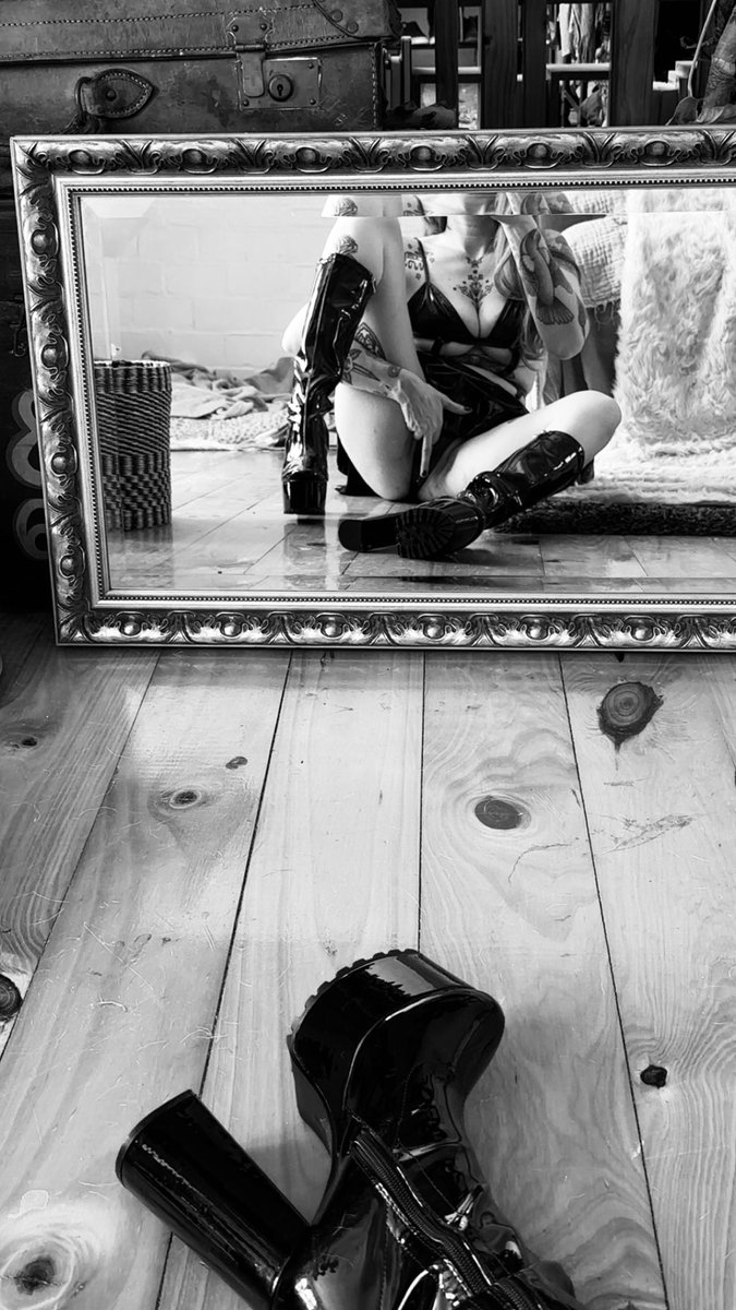 🕷️The Temptress 🗝️ tweet media