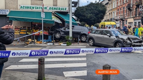 brice345's tweet photo. @aurelieczeka Interdire c’est super libéral ça dites donc ! Un vrai parti de la liberté 

En image un vilain accident causé par 2 trottinettistes https://t.co/7pg5GPDKOH