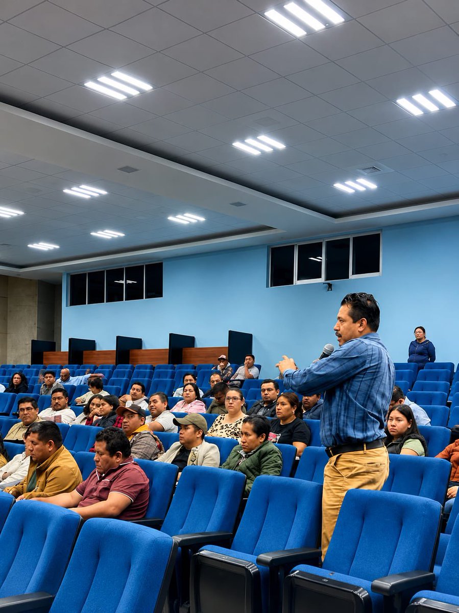 semvidamx's tweet photo. 🍑🍎 #SembrandoVida participa en taller sobre frutales y comercialización. Personal técnico fortaleció conocimientos sobre producción, valor agregado y nuevas rutas de mercado para impulsar proyectos productivos en las comunidades. 🌱🍏 https://t.co/VyqWWv4wgw