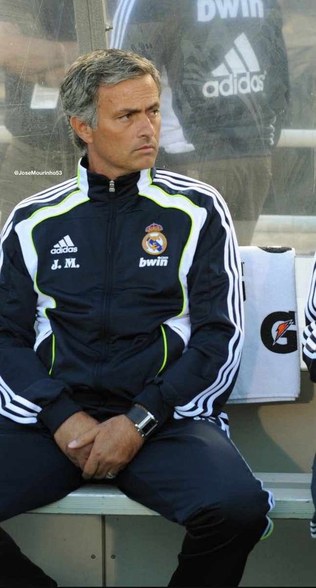 Josemourinho53's tweet photo. قرر مجلس إدارة ريال مدريد، الذي اجتمع اليوم الخميس 11 يونيو برئاسة فلورنتينو بيريز، تعيين جوزيه مورينهو مدربًا للفريق الأول خلال المواسم الثلاثة المقبلة، حتى 30 يونيو 2029،

وسينضم في 13 يوليو، وهو اليوم الذي ستنطلق فيه فترة الإعداد للموسم الجديد 🤍👑'
#JoséMourinho
#RealMdrid https://t.co/NxOyjVFSke