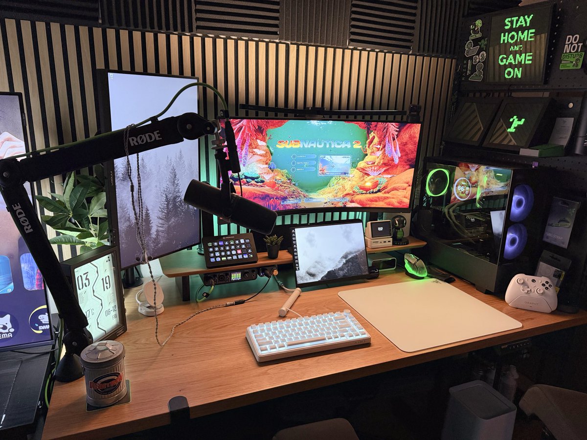 eg_sukesan's tweet photo. 夜ver.お部屋📷✨
おやすみ世界
#desksetup #roomsetup https://t.co/eEZDcurv8C