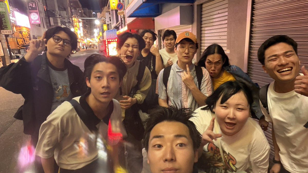 47kento_G's tweet photo. ［遅ればせながら‼️］
1期上としての意地を対戦以外にも
見せるべくライブ終わりは
楽しく皆で焼肉だったのですが、
国背負いの池田てんこ盛りがご飯もの
だけで4種類いったときに
本当に食べ放題でよかったなと思いました。
ストラットでもパシャリできて良き
ライブでした📷📷 https://t.co/y8ZiNi4TQy