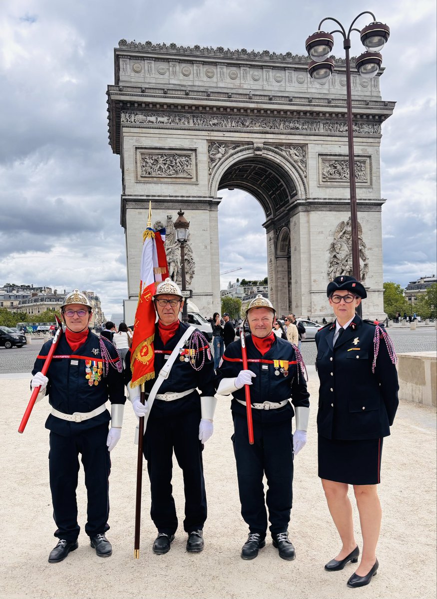 CBarbe_MNSPF's tweet photo. 🚒🇫🇷 Journée nationale des sapeurs-pompiers

À Paris, rendons hommage à toutes celles et ceux qui s’engagent chaque jour avec courage, dévouement et solidarité au service de nos concitoyens.

Merci à tous les sapeurs-pompiers pour leur engagement. 🚒❤️ https://t.co/qg8SJo4Feh