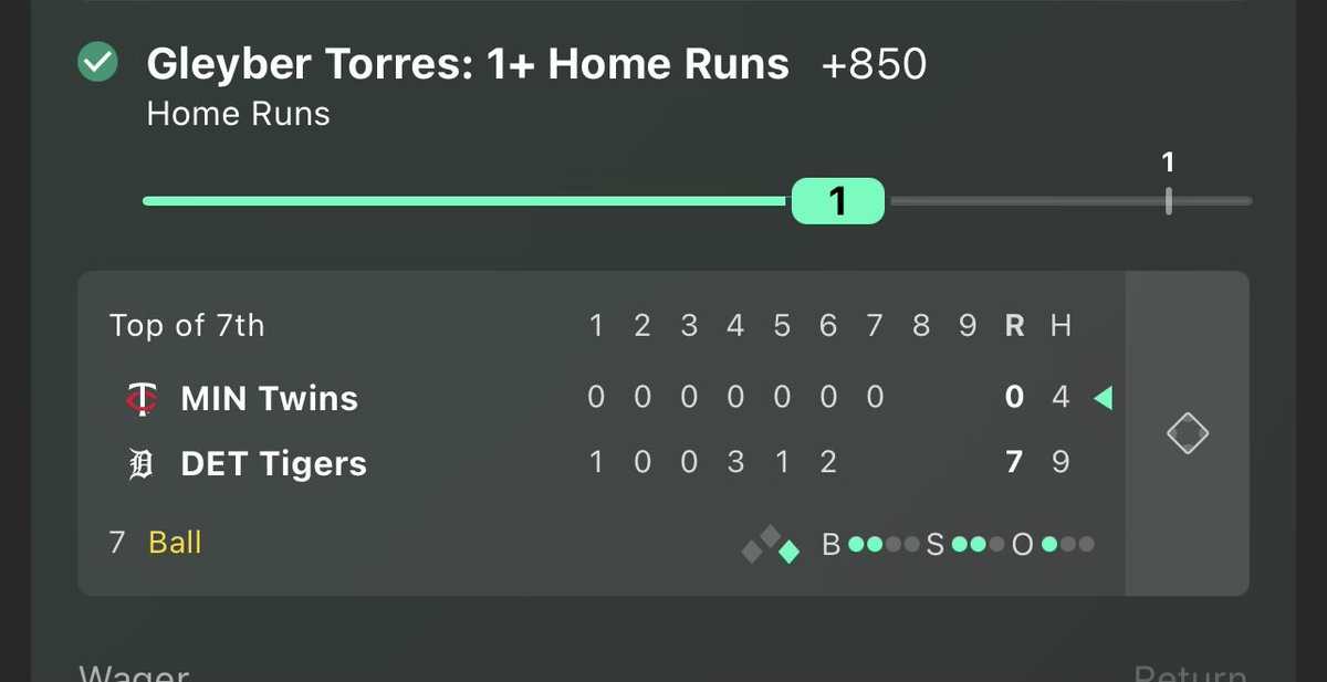 PacDataai's tweet photo. @MLBHR Why was he 850 too ?!? ✅CASH https://t.co/MszJA15DQ7