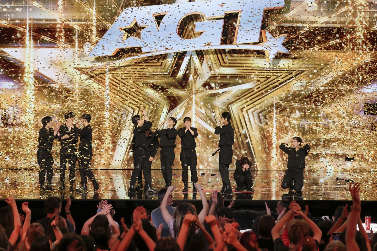 AGT's tweet photo. When Simon Cowell says, "Come back with something bigger," you show up as Hundred Fingers and walk away with Howie Mandel's Golden Buzzer. https://t.co/JFynsgYaj4