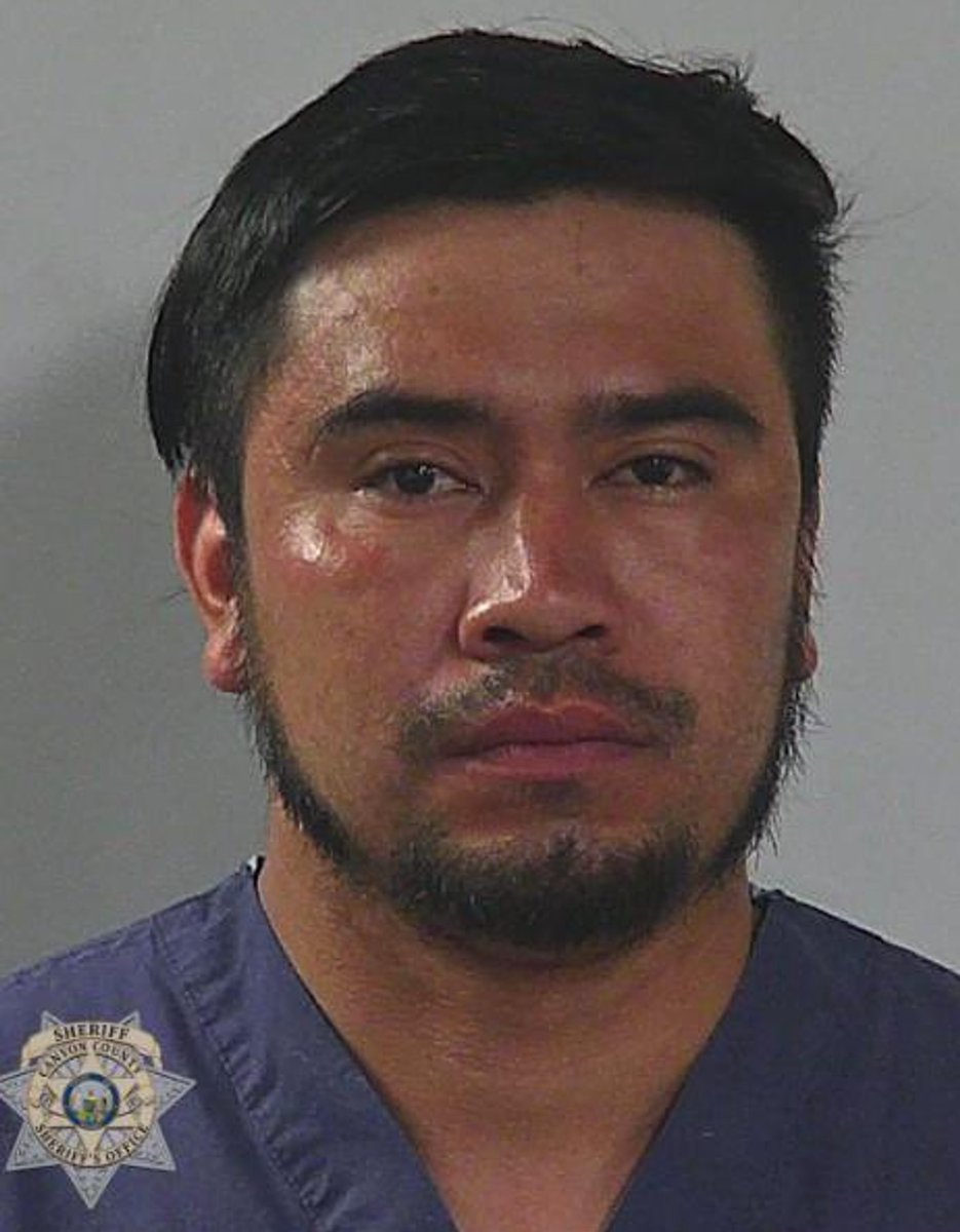 mount_cntry's tweet photo. Bond set at $2 mil for illegal Guatemalan Nixon Amilcar Ixcoy Lix, who was driving drunk when his truck struck another vehicle. The crash killed Caldwell resident Miguel Vasquez and injured his 3 kids, one of whom was airlifted to Utah for critical care.
https://t.co/D7BHcvoo7t https://t.co/Sub5KHxsyr