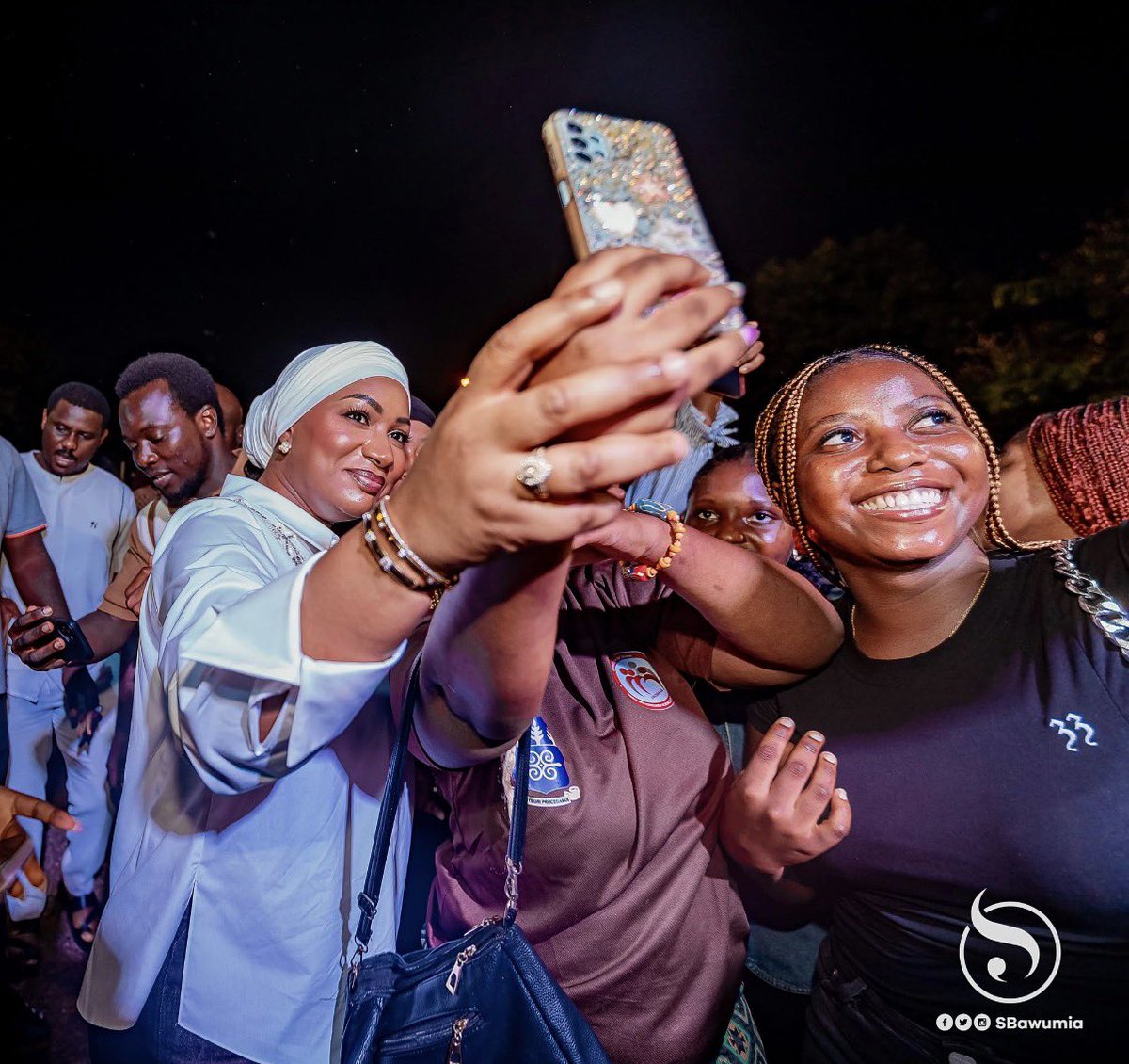 DashelleAdu's tweet photo. Our Gen Z mom, H.E Samira Bawumia. Her passion for the Ghanaian youth is inspiring 🩷. https://t.co/yzPo0l3lRW