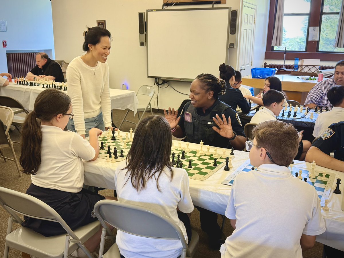 ParkchesterPD's tweet photo. PPD was proud to join the @NYPD49Pct , @NYPD45Pct , @NYPDTransit and officers from various precincts at Villa Maria Academy for Chess with a Cop. A great day of chess, conversation, and building positive relationships with the next generation. Thank you for having us! https://t.co/OeTtAXHjj4