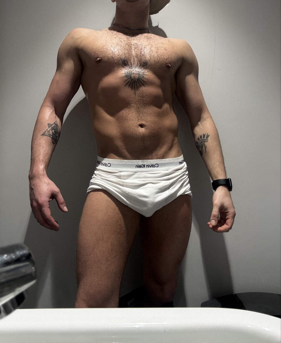 AlphaSb_'s tweet photo. Time to worship. 

Get on your knees. 🧎‍♂️💪🏼😈🤑 #findom #cashmaster #finsub https://t.co/92Sk4Akdey