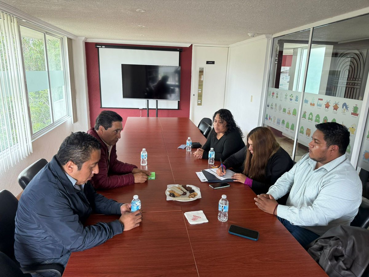 Indemun's tweet photo. Personal directivo del INDEMUN sostuvo reuniones de trabajo con autoridades de Tulancingo de Bravo, Santiago de Anaya y Acaxochitlán para fortalecer la actualización de la reglamentación municipal y contribuir al cumplimiento de la GDM 2026. https://t.co/YGNLrb2y8C