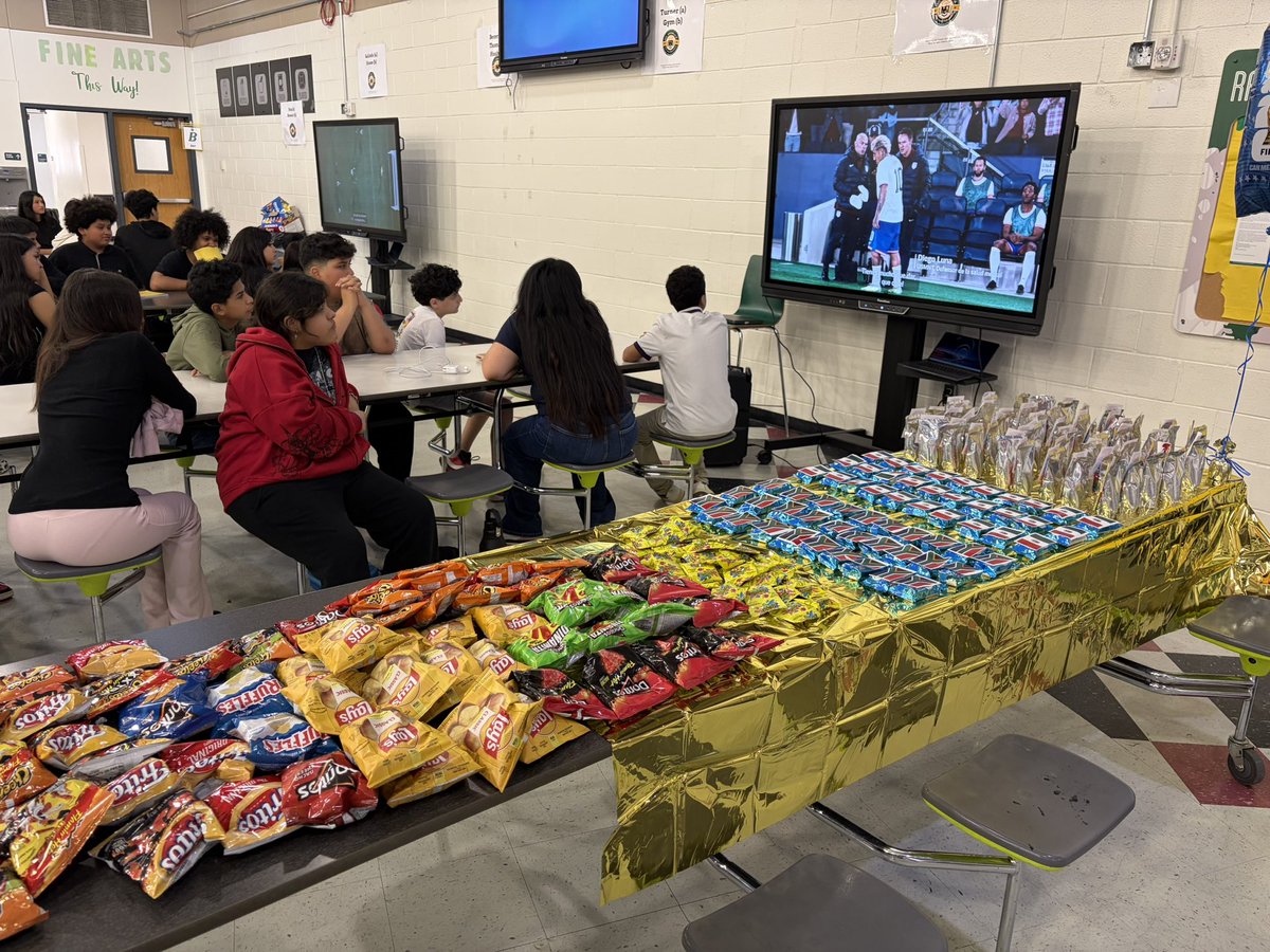 Mreytx's tweet photo. FIFA at summer cool?? @DisdELO #quintanilla QMS style https://t.co/1yKjCSbCqG