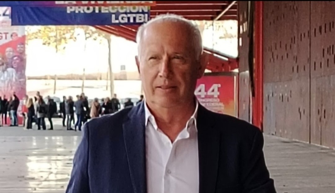 j_manuelsoler's tweet photo. Antes fuí como otros muchos👮‍♂️👮‍♀️parte sup histórico,hoy debemos unir esfuerzos para que la sociedad confíe en un servicio público eficiente alejado de la deriva política conservadora y extrema derecha.Con el paso de los años,mis principios intactos,yó @ARPolicias #SRP 1978-2026 https://t.co/D6AA8Hh3hF