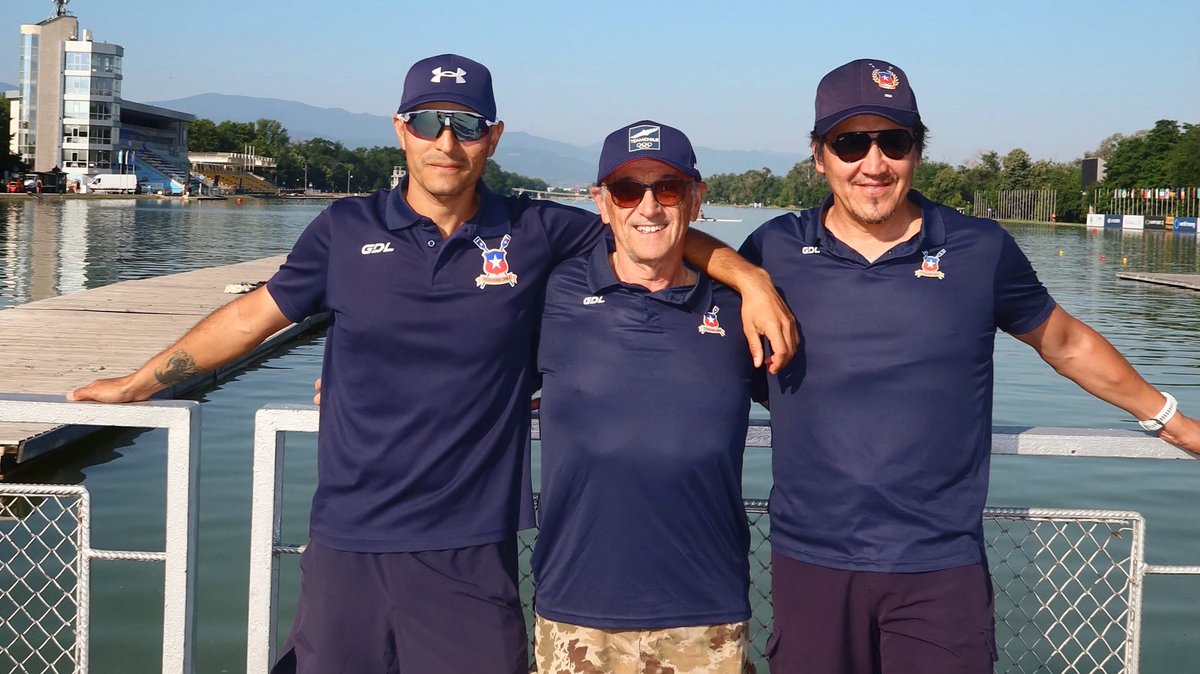FederemoCL's tweet photo. Comenzó la cuenta regresiva para el Team Chile de remo, este viernes nuestro equipo nacional comenzará su participación en la II copa del mundo en #Plovdiv, #Bulgaria.
Nuestro team competirán en las categorías M1x W2- M2x

Cc @INDChileOficial @TeamChile_COCH https://t.co/QCspkHyNgJ