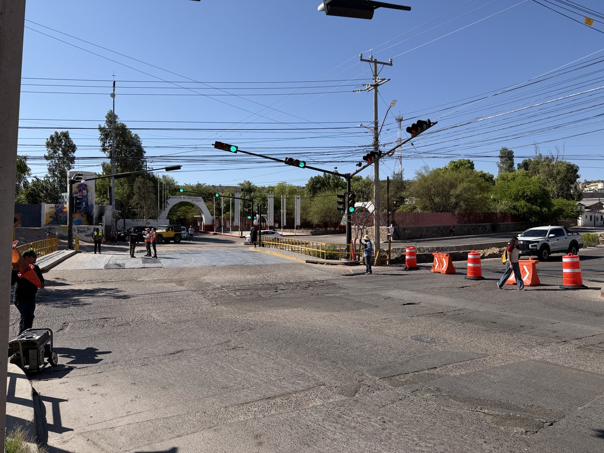 eldiariodeson's tweet photo. Inician obras para sustituir puente de la Tecnológico en Nogales con inversión de 46 mdp

Más información en: https://t.co/uT2If9lveR https://t.co/Iu17AWPEPg