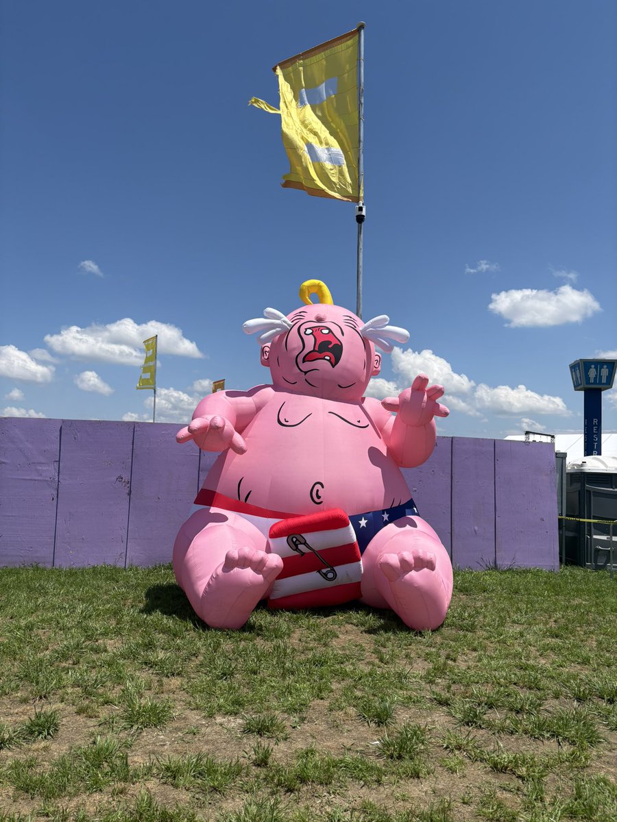 Bonnaroovian's tweet photo. https://t.co/qhFICeTB4e