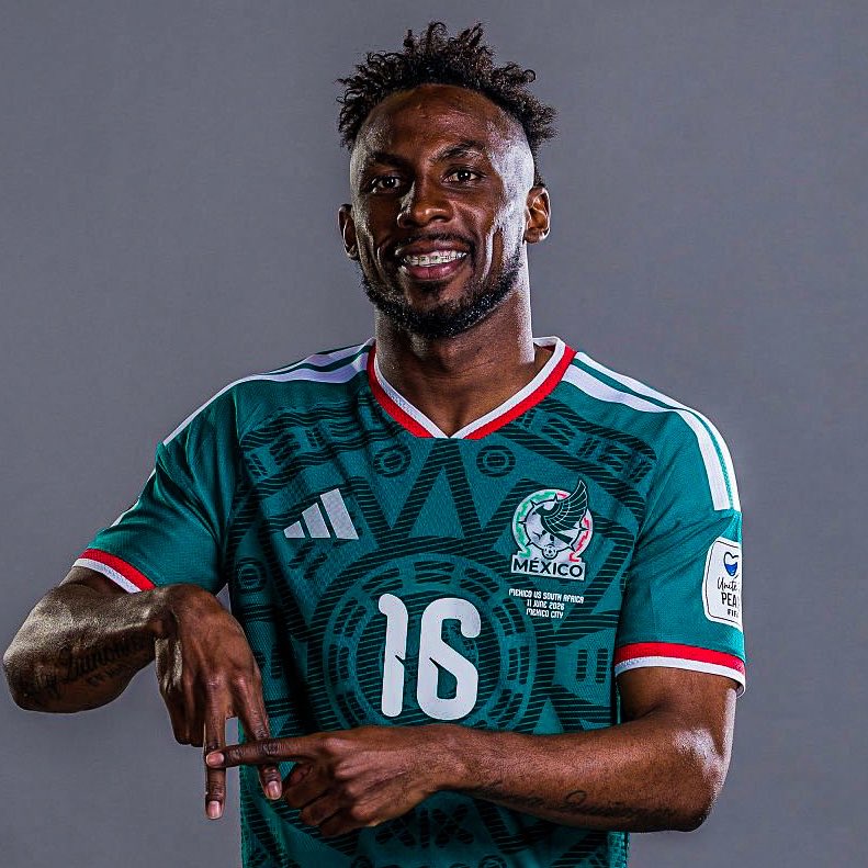 eurofootcom's tweet photo. 🚨🇲🇽 𝐎𝐅𝐅𝐈𝐂𝐈𝐀𝐋 | JULIAN QUINONES (29) HAS SCORED THE FIRST GOAL OF THE 2026 WORLD CUP! ✅ https://t.co/9xKOLOqYWs