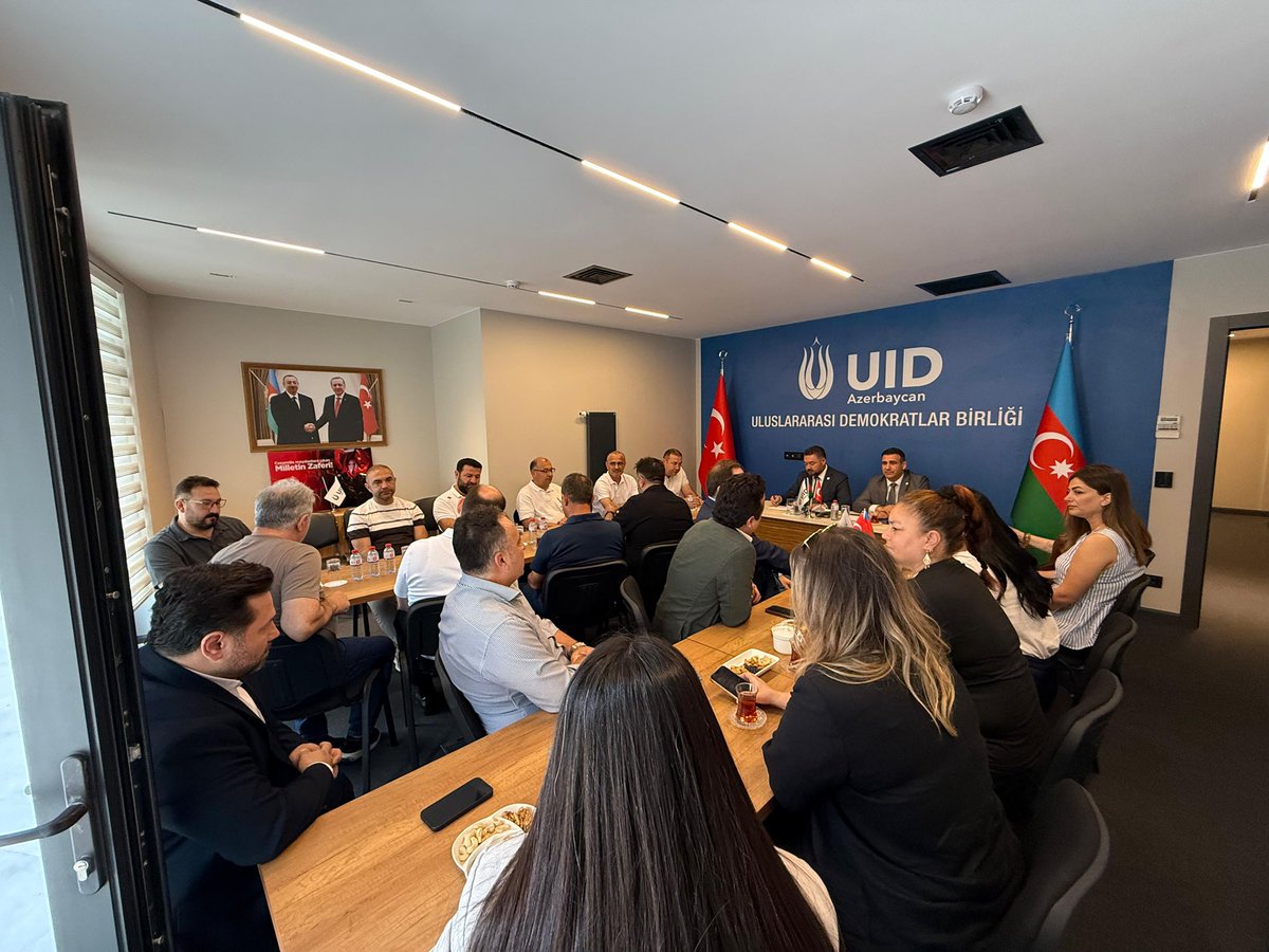 uidazerbaycan's tweet photo. UID Azerbaycan Ofisimizde üyelerimizle istişare toplantımızı gerçekleştirdik.
Önümüzdeki döneme ilişkin faaliyet ve projelerimizi değerlendirirken, üyelerimizin görüş ve önerilerini dinleyerek verimli fikir alışverişinde bulunduk.Çalışmalarımıza kararlılıkla devam ediyoruz.@U_I_D https://t.co/BAwewMtxj5