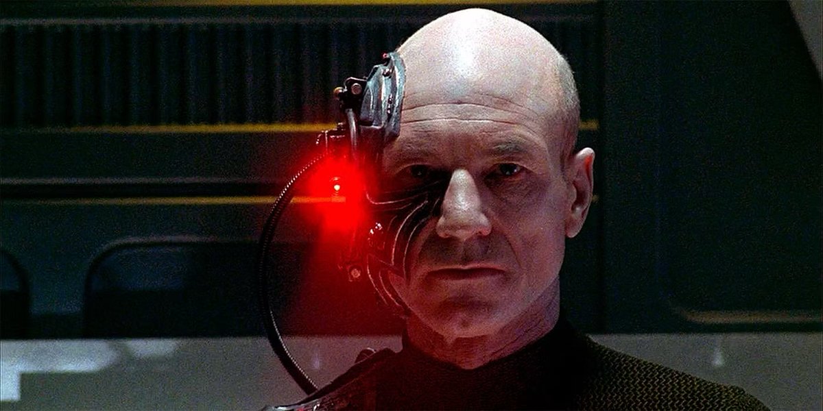 scott_jamison's tweet photo. Niche World Cup/nerd post incoming. 

Referee tonight reminds me of this. https://t.co/kVMDH7MgTw