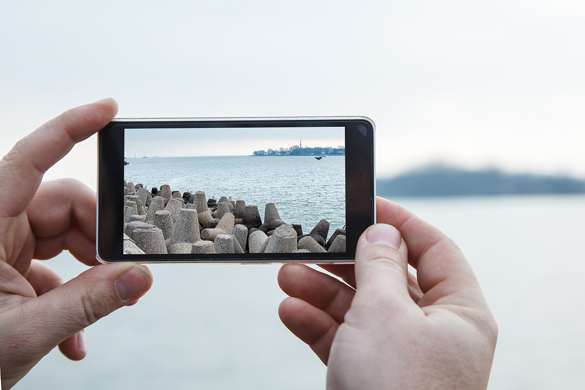 licelgrace's tweet photo. New to photography Start small: use natural light and your phone’s grid to level up your shots today! https://t.co/mMItb3x2kG