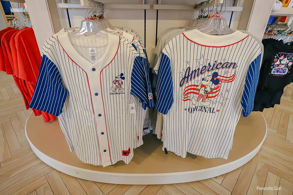ResortsGal's tweet photo. Here are just a few pieces of the 4th of July merchandise that we've found at Walt Disney World! Preview the entire photo post on Resorts Gal! 

https://t.co/a1rRjav6dB https://t.co/sKymol3oXc
