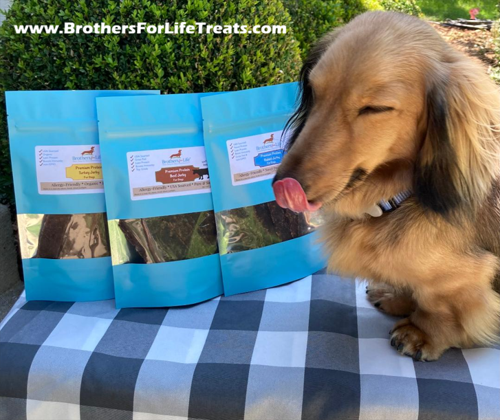 BrothersTreats's tweet photo. Want to try some lip smackin’ jerky that’s as healthy as it is tasty? Made from real, grass fed and organic meat, you can feel just as good about the ingredients as your pup (and kitty!) feel about the taste! Get some today #BrothersForLifeTreats #LongLifeForDogs #LongLifeForCats https://t.co/QdrCi8XLSs