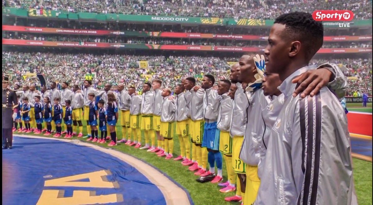 Anonymousnwq's tweet photo. Love this new anthem format.

For the national anthems at the 2026 World Cup, Every single player in the squad will be on the pitch 🔥 https://t.co/bXzHtB4AXp