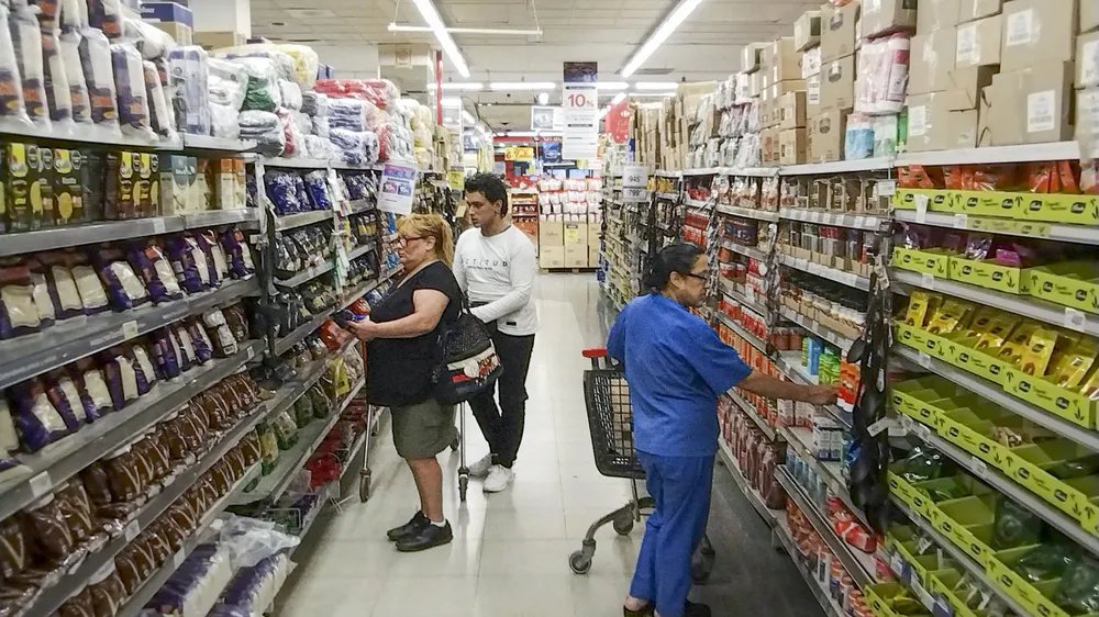 SandraFConte's tweet photo. La inflación en Mendoza volvió a caer en mayo y logró perforar el 2%
Según publicó la Dirección de Estadísticas e Investigaciones Económicas de la provincia, fue del 1,9%. La variación acumulada del IPC en lo que va del año es de 14%
https://t.co/26zF65jzvj https://t.co/eSu6avZKIH