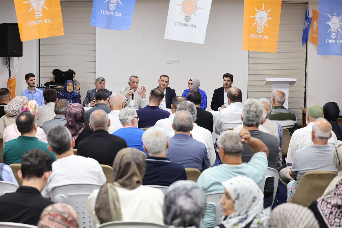 ImdatKamac's tweet photo. Zübeyde Hanım Mahalle Danışma Meclisi ve Üye Buluşma Programımızı; Belediye Başkanımız Sn. Av. Abdurrahman Dursun, Kadın Kolları Başkanımız Sn. Vasfiye Ayvalı, Gençlik Kolları Başkanımız Sn. Yunus Emre Yıldız ve kıymetli dava arkadaşlarımızın katılımlarıyla gerçekleştirdik.

Milletimizden aldığımız güçle, teşkilatımızın birlik ve beraberliği içerisinde mahallemizin ihtiyaçlarını, hemşehrilerimizin taleplerini ve geleceğe dair hedeflerimizi istişare ettik.

Durmak yok, eser ve hizmet siyasetiyle Sultangazi'miz için çalışmaya devam edeceğiz.

#HerMahallesiyleSultangazi

@abdullahozdemir 
@avadursun 
@ahmet_keserci