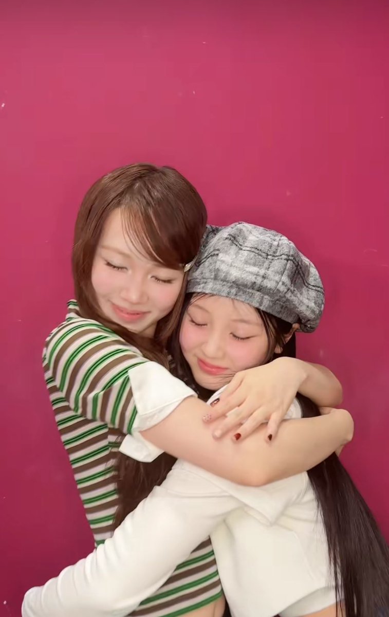 chaeizm's tweet photo. that’s literally chaewon’s little sister https://t.co/bbUJnwRtmb