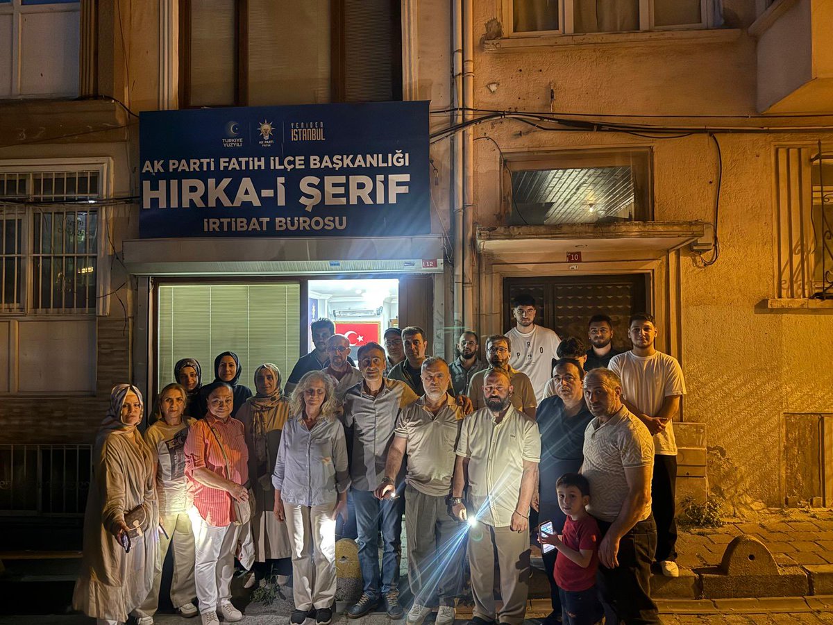 akpartifatih's tweet photo. 📍Atikali Mahallesi

Mahallemizin Olağan Yönetim Kurulu Toplantısını, Mahalle başkanımız İbrahim Çiftçi başkanlığında, Mahalle Hamimiz Gülver Erdem’in katılımlarıyla gerçekleştirdik.

Teşkilatımızın daha güçlü bir şekilde çalışmalarını sürdürmesi için mahalle bazlı istişare ve değerlendirmelerimize aralıksız devam ediyoruz. ✨