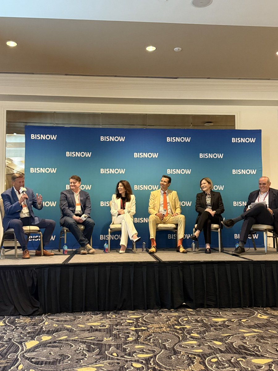 mirandasisgroup's tweet photo. Attending the Bisnow South Florida Office Summit today with my partner and twin sister, Jasmine, has been an incredibly inspiring experience.

We are truly humbled to have spent the day surrounded by so many brilliant minds and leading professionals who shape our local industry. https://t.co/3T0EqxRDm2