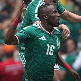 Expefutbol's tweet photo. 2022: El primer gol lo marca Enner Valencia

2026: El primer gol lo marca Julián Quiñones.

ELIJO CREER 🇦🇷🏆 https://t.co/3Oqj3UOqYO