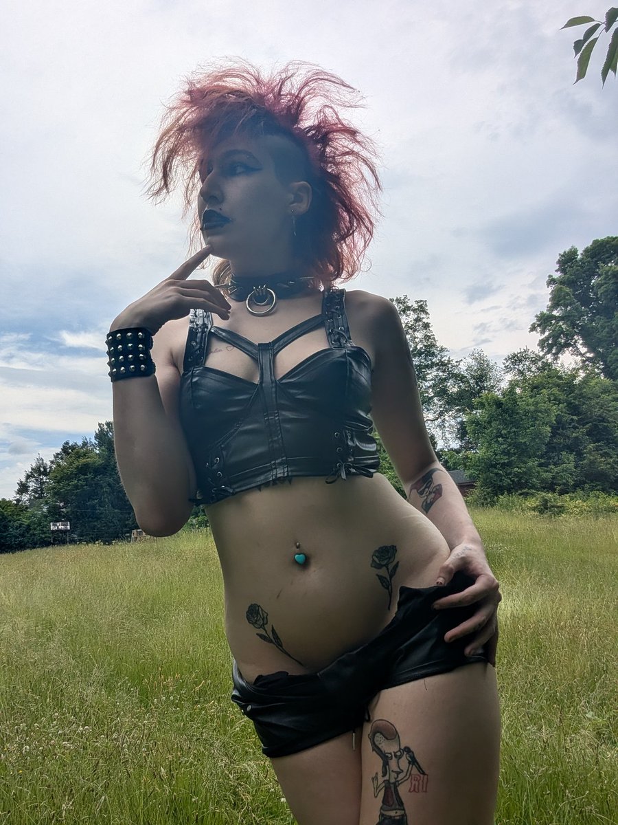 Harley🖤🐝 tweet media