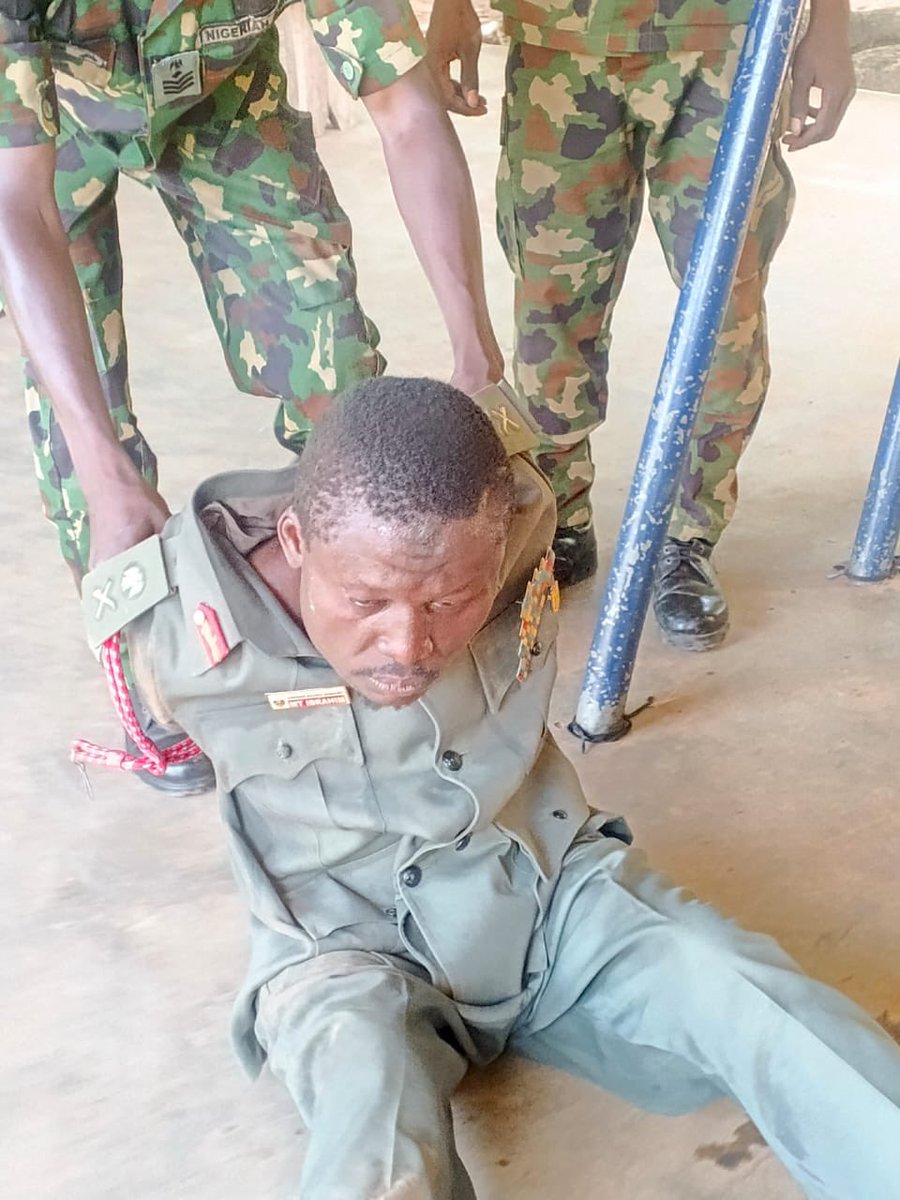 AbbaM_Abiyos's tweet photo. Breaking....

Troops of the Nigerian Army have arrested a suspected impostor who allegedly posed as a retired Major General in Kaduna State. https://t.co/9mDciBK2iC