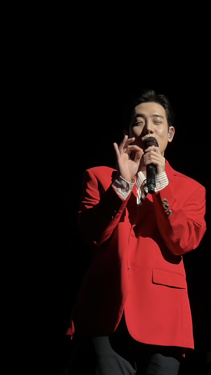tweiran's tweet photo. I had so much fun!
The Rose Concert Grand Prairie, TX
2026 🖤🌹

#TheRose #Rosetopia #RosetopiainGrandPrairie https://t.co/x3D7sQf0QK