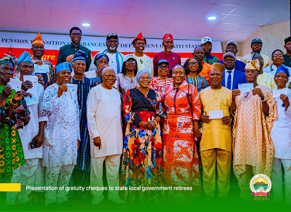 ekitistategov's tweet photo. Ado-Ekiti | Thursday 11th June 2026.
Governor Biodun Oyebanji, represented by Deputy Governor Chief (Mrs.) Monisade Afuye, presented gratuity cheques to retired local government workers, reaffirming the administration’s commitment to fulfilling its obligations to retirees and prioritizing their welfare.
The initiative reflects a government that values service, honours its promises, and continues to support those who contributed to the development of Ekiti State.

https://t.co/CbFUGy0pck

#BAOImpact #SharedProsperity #EkitiState #RetireeWelfare #KeepingPromises