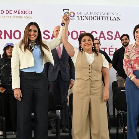SocietyObrador1's tweet photo. @EmilioVallejoRL @AlessandraRdlv ES OTRA INEPTA
QUE
TIENE UN DESASTRE
DE INSEGURIDAD, EXTORSIONES,
AMBULANTAJE, BACHES,
NARCO-MENUDEO...
EN LA PELIGROSA CUAUHTEMOC
ALE$$ANDRA CUEVAS
ES LA "TAPADA"
DE LA NARCO-JUDÍA
PARA LA NARCO-JEFATURA DE GOBIERNO
PARA
SEGUIR ARRUINANDO LA CDMX
#INEPTAS https://t.co/5zfhsYztlR
