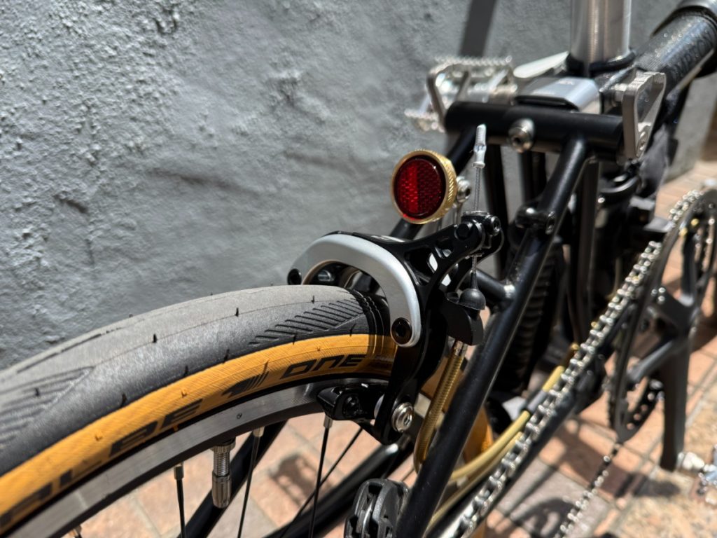 GCS_HP's tweet photo. BROMPTON P Lineをシルバーパーツで仕上げたカスタムのご紹介 ! https://t.co/j69tFDtnVV https://t.co/LlsfLPodDt