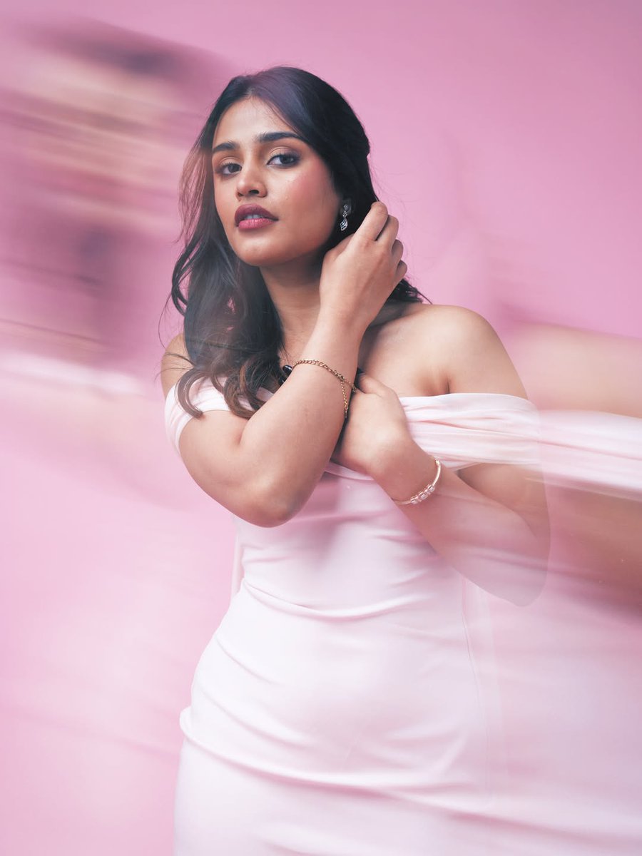 actresswoods's tweet photo. Varsha Dsouza 🩷✨️
#Varsha #VarshaDsouza https://t.co/3LoU9QRqRn