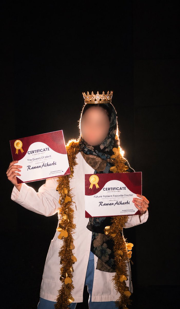 rnsc0's tweet photo. War is over 
حفلة انتهى سنة ثالث طب وجراحة مع البنات 
الي لولا الله ثم هم ماكان عندي المقدره اعدي هالسنه
شكرًا بنات شكرًا اهلي الي وقفوا معي باسوء سنه مرت علي بحياتي
شكرًا 💕💕 https://t.co/LoLcAquiHR