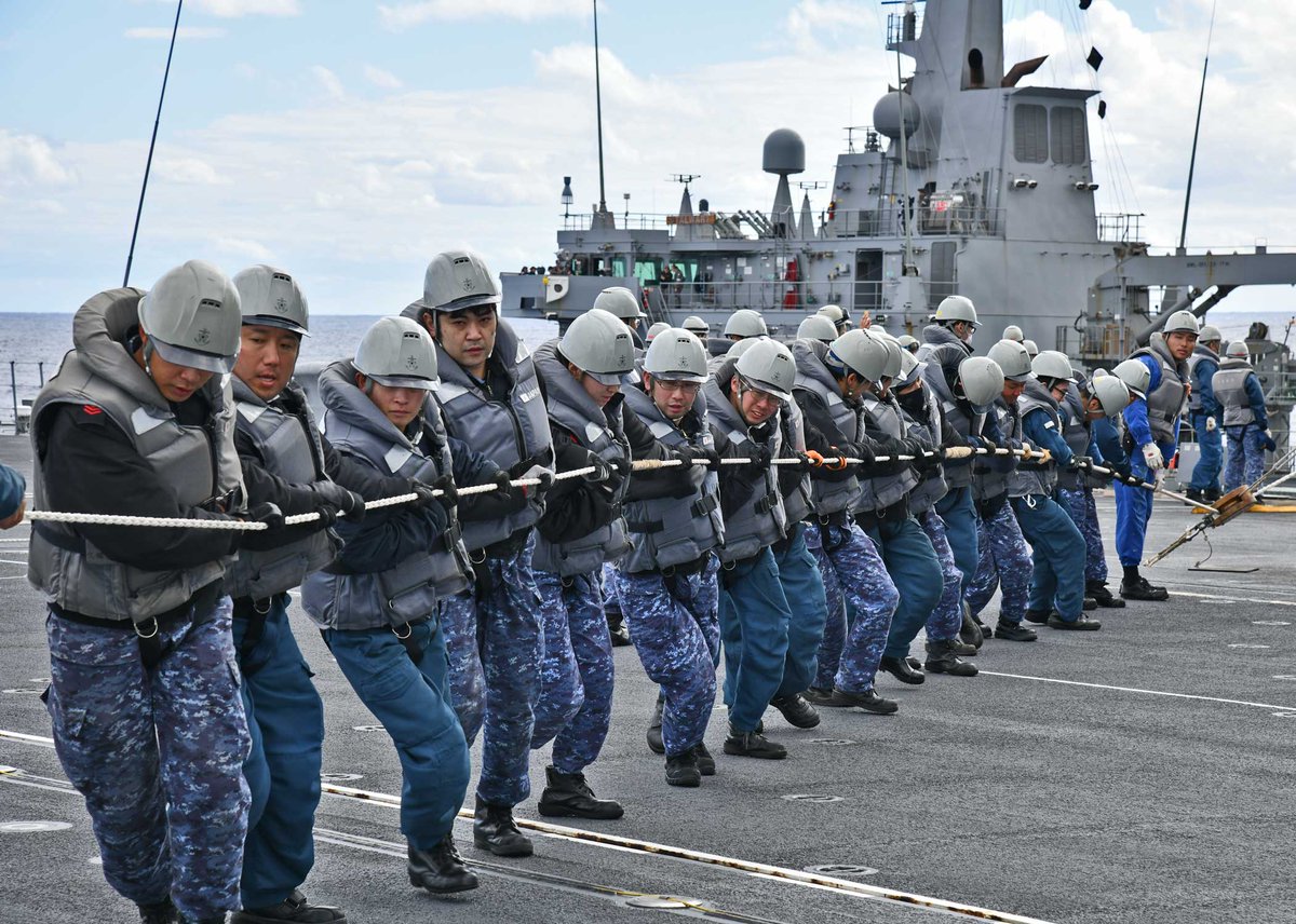 JMSDF_PAO's tweet photo. 今日は #鉄人の日 💪💪

海や空で任務を支える“鉄の仲間たち”

今日も各地で活躍中です！

#海を守る力

他の仲間たちはここからチェック👀👇
https://t.co/64WEa8G7pJ https://t.co/vYBxIN0zM9